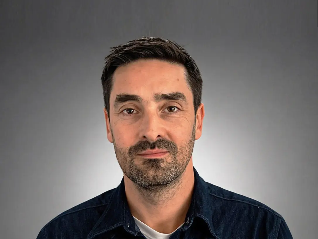 Laurent Magnouac, fondateur de Laurie Habitat, accompagne les particuliers dans leurs projets de rénovation énergétique dans le Gers